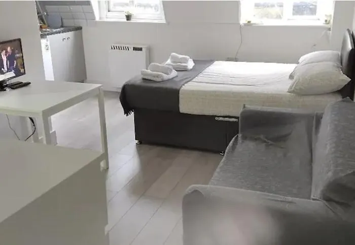 Studio By Hyde Park - 20