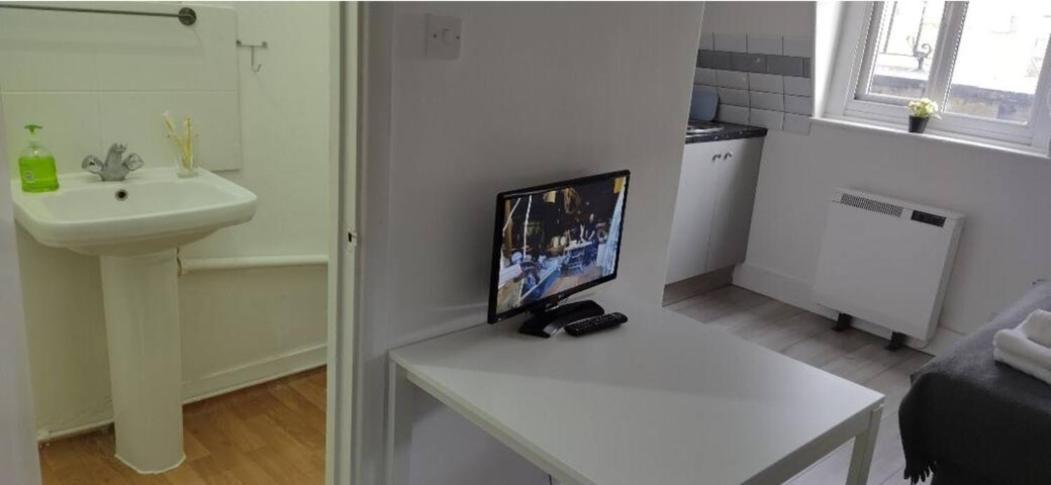 Studio By Hyde Park - 20 * Londra